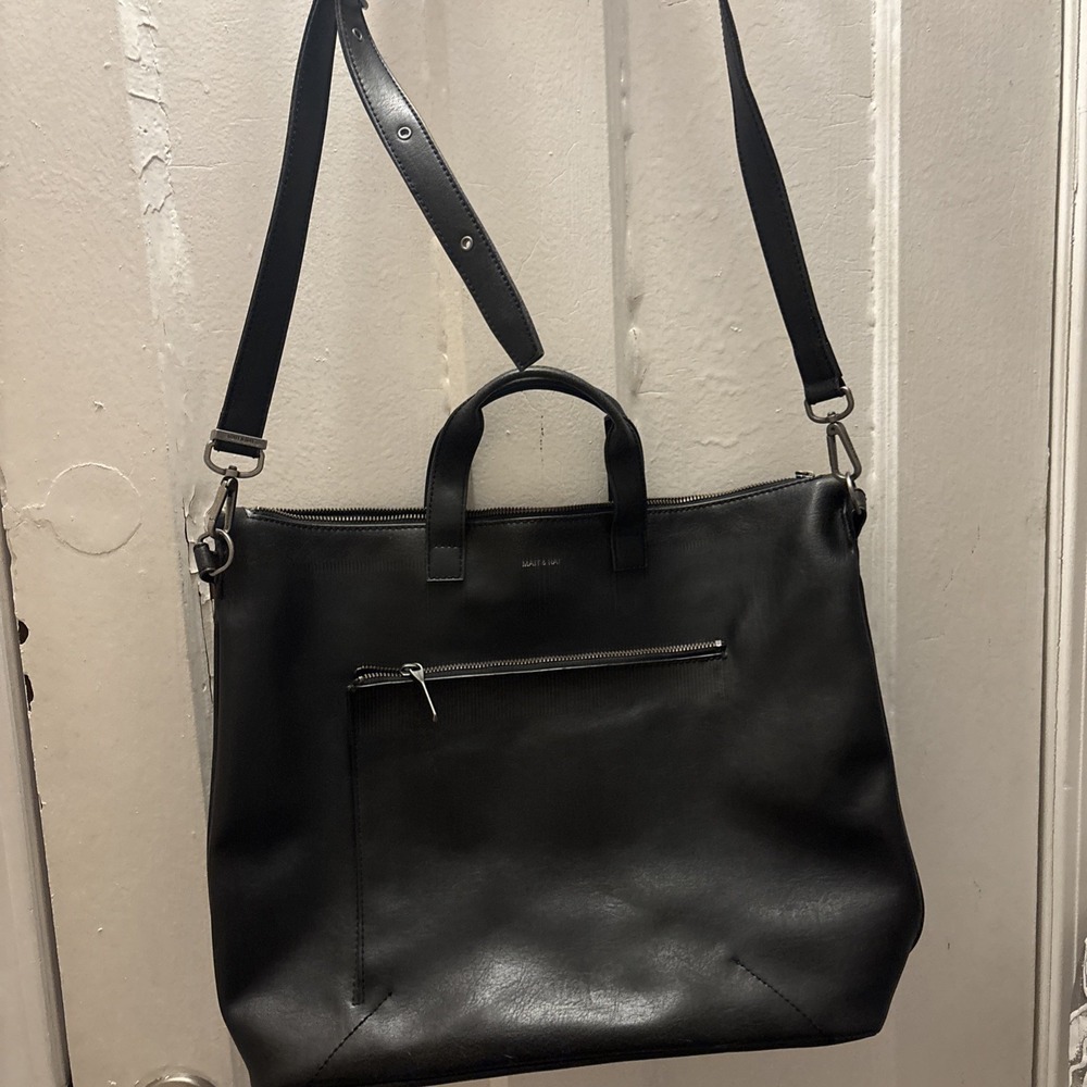 Matt And Nat Large‎ Black Vegan Leather Tote Bag With Carrying Strap Euc